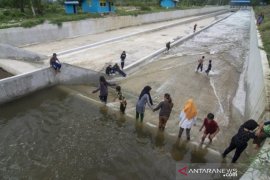 Irigasi Gumbasa jadi tempat rekreasi