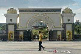 Ditunjuk PM sementara, Mahathir Mohamad kembali berkantor di Putrajaya