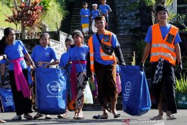 12.500 krama Bali ikuti 'Gerakan Bersih Pulau Dalam Satu Hari!'