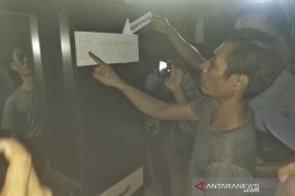 Depresi ditinggal istri, seorang pria gantung diri tinggalkan sepucuk surat "Tunggu di Akhirat"