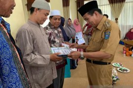 Pemkab Bangka Tengah berikan insentif kepada 230 guru TPA