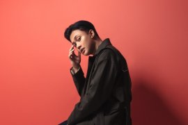 Rizky Febian usung genre R&B  untuk lagu "Tak Lagi Sama"