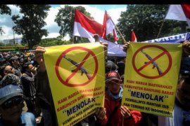 Aksi tolak kepulangan WNI eks ISIS