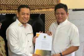 Enos-Yudha resmi kantongi SK dukungan DPP PKS