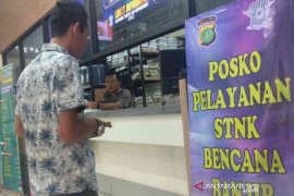 Samsat Bekasi beri kemudahan urus surat kendaraan bagi korban banjir