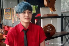 Mita "The Virgin" berharap Ahmad Dhani kapok terjun ke dunia politik