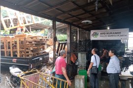 Suparma bantu IKM pembuatan tahu Sidoarjo bahan bakar kayu