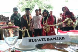 Bupati resmikan pasar kuliner Barokah
