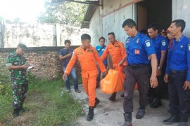 Basarnas Jambi selama dua jam evakuasi jasad Harun