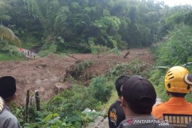 BPBD: Pergerakan tanah di Cisayong Tasikmalaya masih terus terjadi