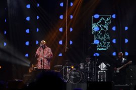 Phil Perry  tampil emosional di panggung Java Jazz 2020