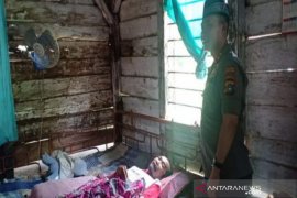 Polisi Bangka Barat salurkan santunan warga kurang mampu