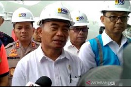 Bila tidak perlu, pekerja migran jangan pulang, pesan Menko PMK