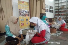 3.000 siswa SD di Pekalongan diajak belajar membatik