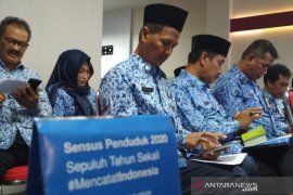 1.818 warga Agam manfaatkan sensus penduduk secara daring
