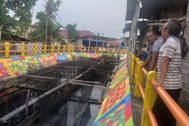 Jusmidar sulap drainase di Tembilahan jadi tambak ikan