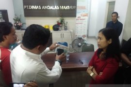 KPPU sidak gudang distributor masker di Medan