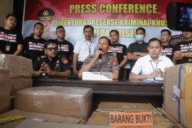Eksportir hasil laut di Makassar timbun masker untuk dijual ke Malaysia