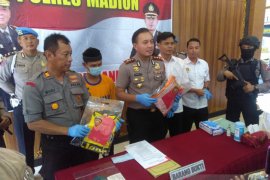 Polisi Madiun tangkap pria cabuli anak tiri hingga hamil