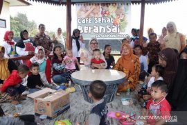 Ketua TP PKK Babel Kunjungi Cafe Sehat Simpang Pesak