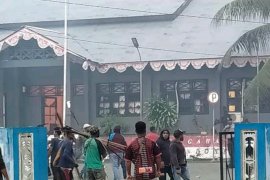 Polisi tegaskan situasi kondusif pascapembakaran Kantor Bupati Waropen Papua