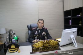 Polres Bangka Barat salurkan bantuan "life jacket" untuk nelayan