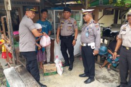 Kapolres Binjai bantu warga kurang mampu