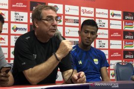 Pelatih Persib Bandung berhasrat sapu bersih seluruh laga kandang musim ini