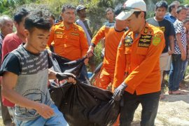 Tim gabungan temukan jasad korban mobil pick up masuk jurang