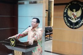 Menko Polhukam: Danai terorisme sama juga teroris