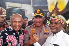 Tokoh adat minta warga menahan diri terkait isu rasisme