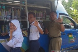 Bangka Barat tingkatkan daya jangkau layanan armada perpustakaan keliling