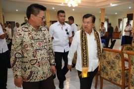 Jusuf Kalla diterima Gubernur Irianto