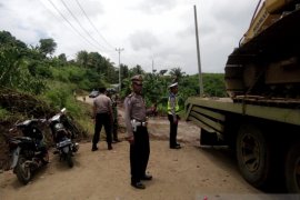 Polisi amankan lintas Gorontalo-Buol yang terancam putus