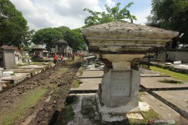 Perbaikan Makam Belanda Peneleh
