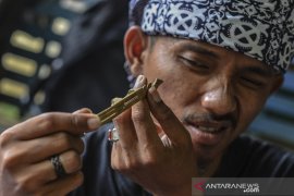 Produksi alat musik tradisional Karinding