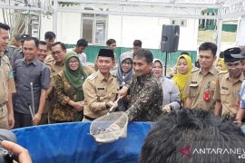 Bupati Bangka, Mulkan apresiasi budidaya lele bioflok di pesantren
