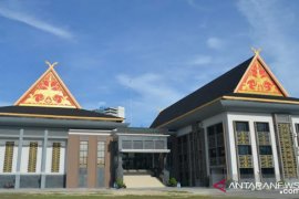 Hakim batalkan putusan Badan Kehormatan DPRD Pekanbaru, begini sebabnya