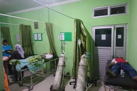 Lebih dari 50 orang diduga keracunan ikan tongkol di Pasaman Barat