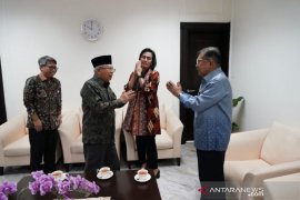 Wapres Ma'ruf Amin, JK dan Sri Mulyani praktikkan "salam corona"