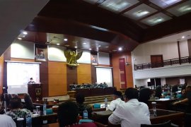 Gubernur Irwan Prayitno berikan jawaban terkait hak interpelasi DPRD Sumbar