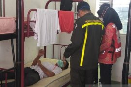 Seorang TKI yang sakit batuk dirujuk ke RSUD Nunukan