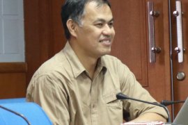 Unhas tunda wisuda karena antisipasi infeksi virus corona
