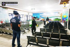 KSOP dan KKP Tarakan lakukan penyemprotan disinfektandi pelabuhan