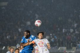 Pemenuhan protokol COVID-19 cukup merepotkan perjalanan para pemain asing Persib kembali ke Bandung