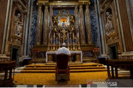 Paus Fransiskus sumbang 30 alat pernapasan melawan COVID-19