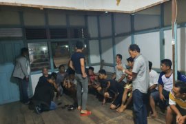 Polda Kalbar sita uang tunai belasan juta rupiah dari belasan penjudi