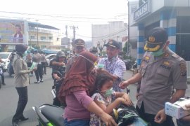 KPUD Labuhanbatu bagikan 1.500 masker antisipasi virus corona
