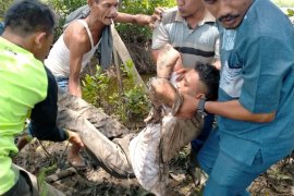 Seorang pria ditemukan posisi tangan terikat di bawah jembatan