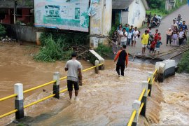 Banjir di perumahan Villa Pamulang